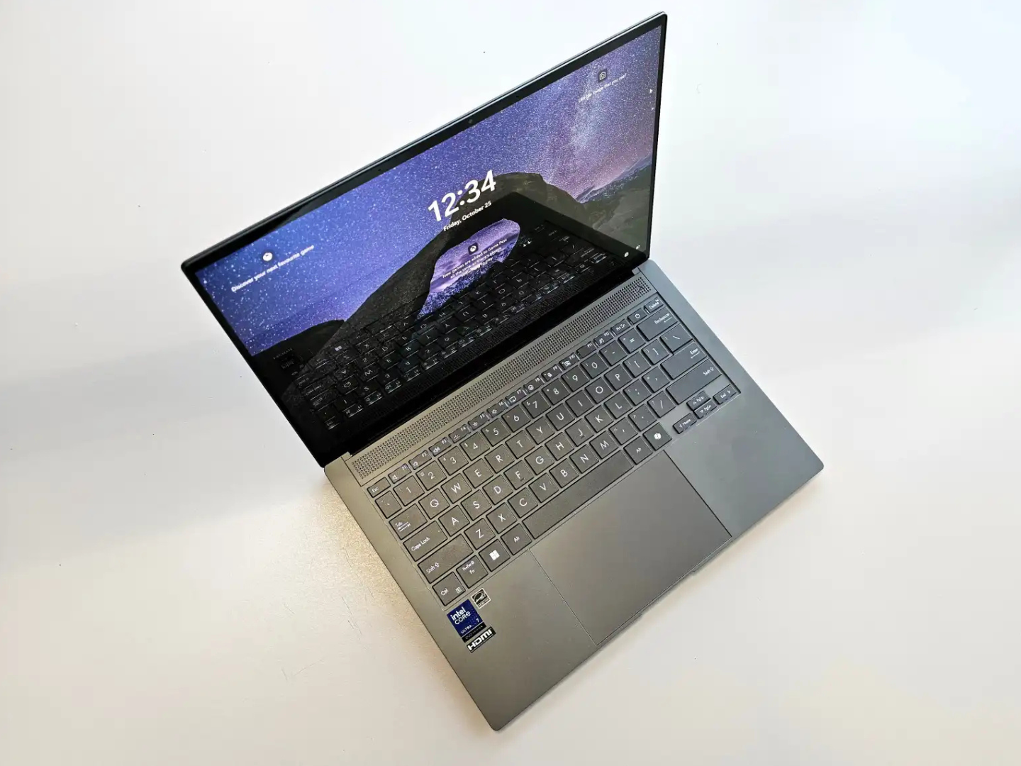 Đánh giá Asus Zenbook S 14: Một chiếc PC lý tưởng cho công việc 21 Asus Zenbook S 14 1 e1740395701405