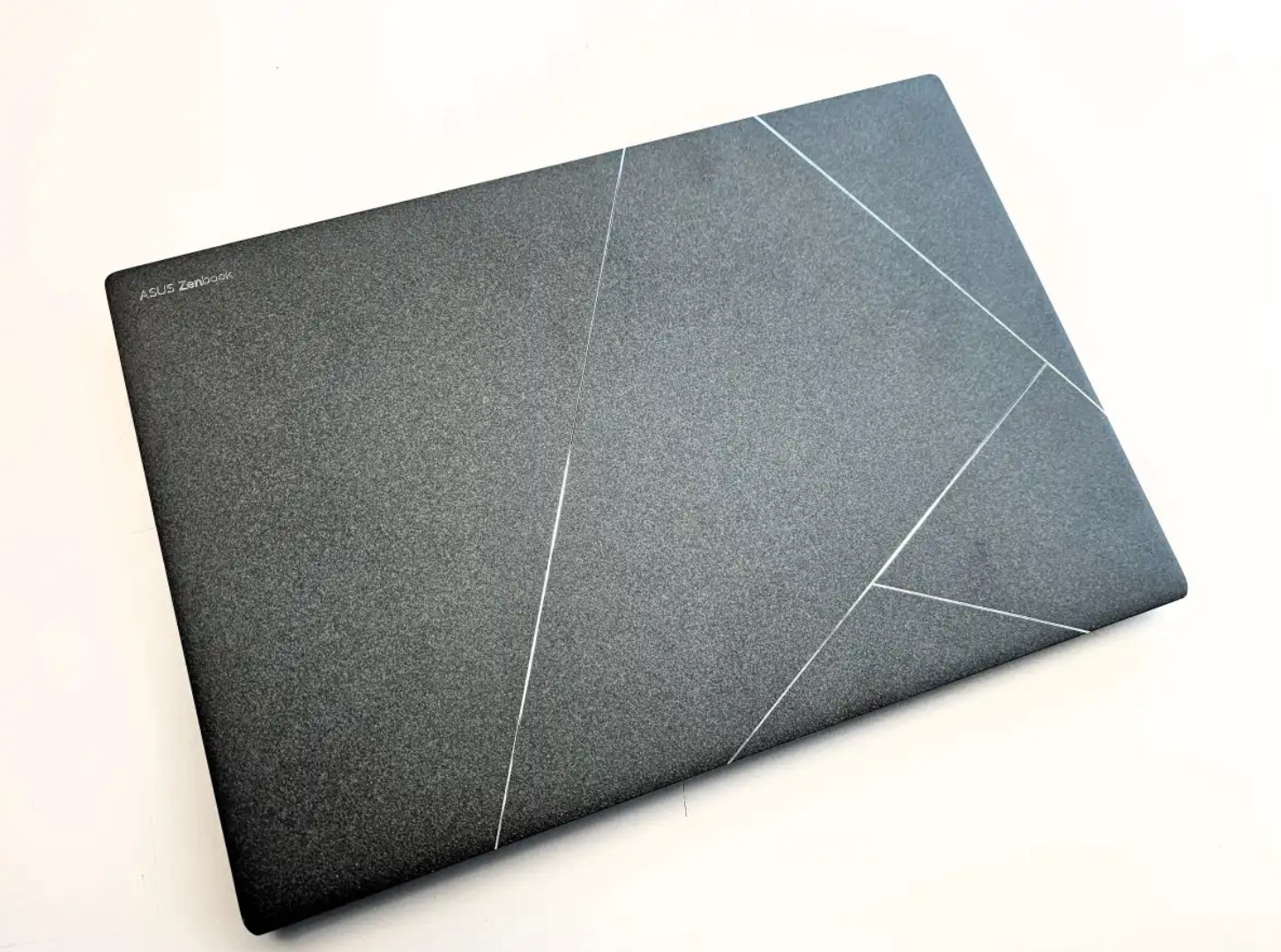 Đánh giá Asus Zenbook S 14: Một chiếc PC lý tưởng cho công việc 16 Asus Zenbook S 14 3 e1740395490353