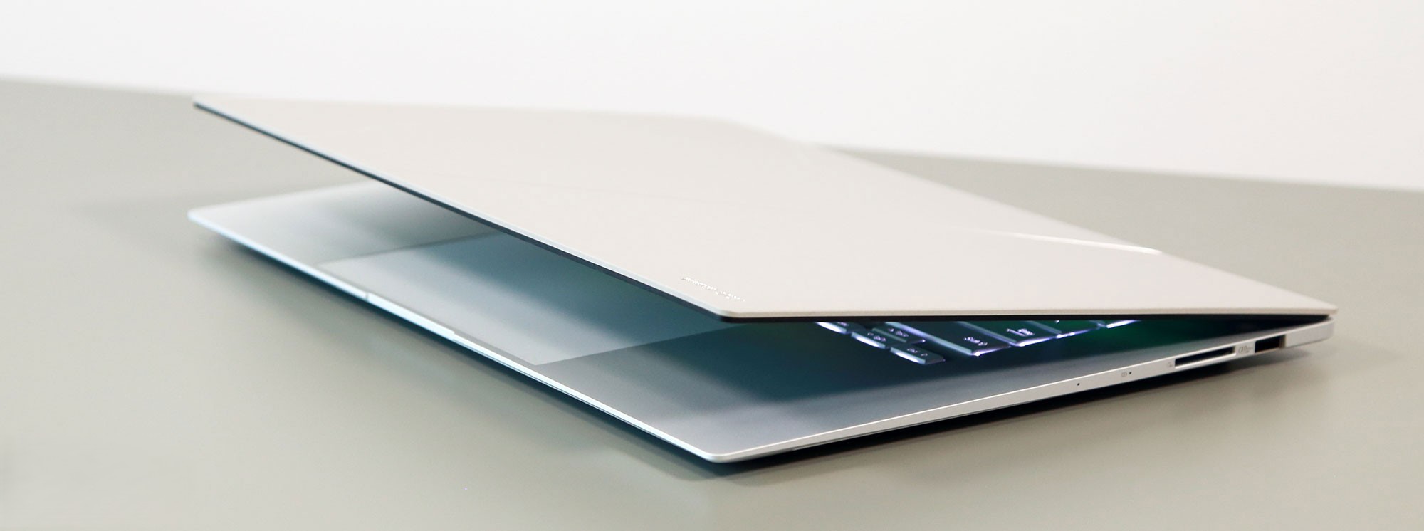 Đánh giá Asus Zenbook S 16 (2024) - Tuyệt tác mỏng nhẹ, sức mạnh đột phá với Ryzen AI 9 HX 370 & Radeon 890M 62 Asus Zenbook S 16 15