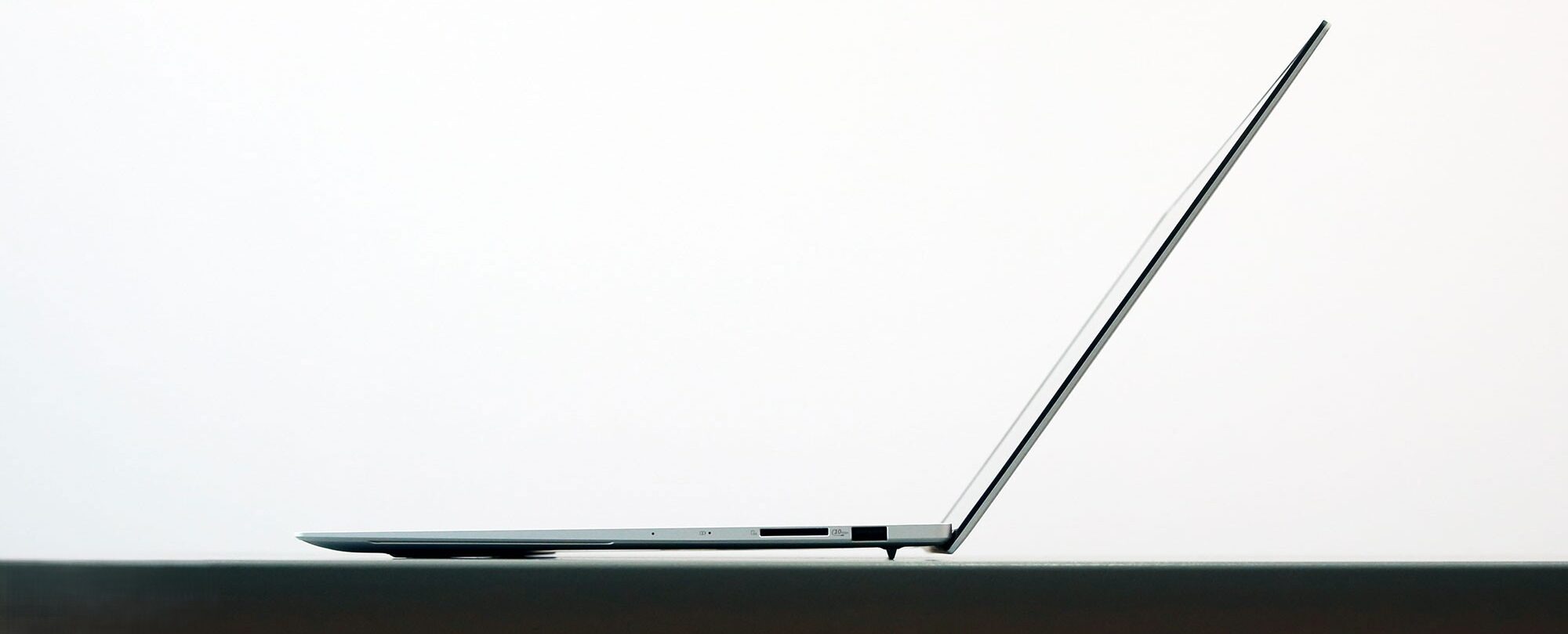 Đánh giá Asus Zenbook S 16 (2024) - Tuyệt tác mỏng nhẹ, sức mạnh đột phá với Ryzen AI 9 HX 370 & Radeon 890M 102 Asus Zenbook S 16 21 e1740591211363