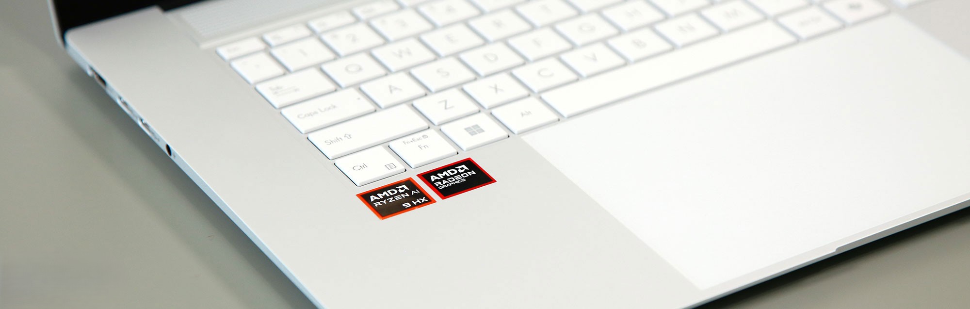 Đánh giá Asus Zenbook S 16 (2024) - Tuyệt tác mỏng nhẹ, sức mạnh đột phá với Ryzen AI 9 HX 370 & Radeon 890M 78 Asus Zenbook S 16 25