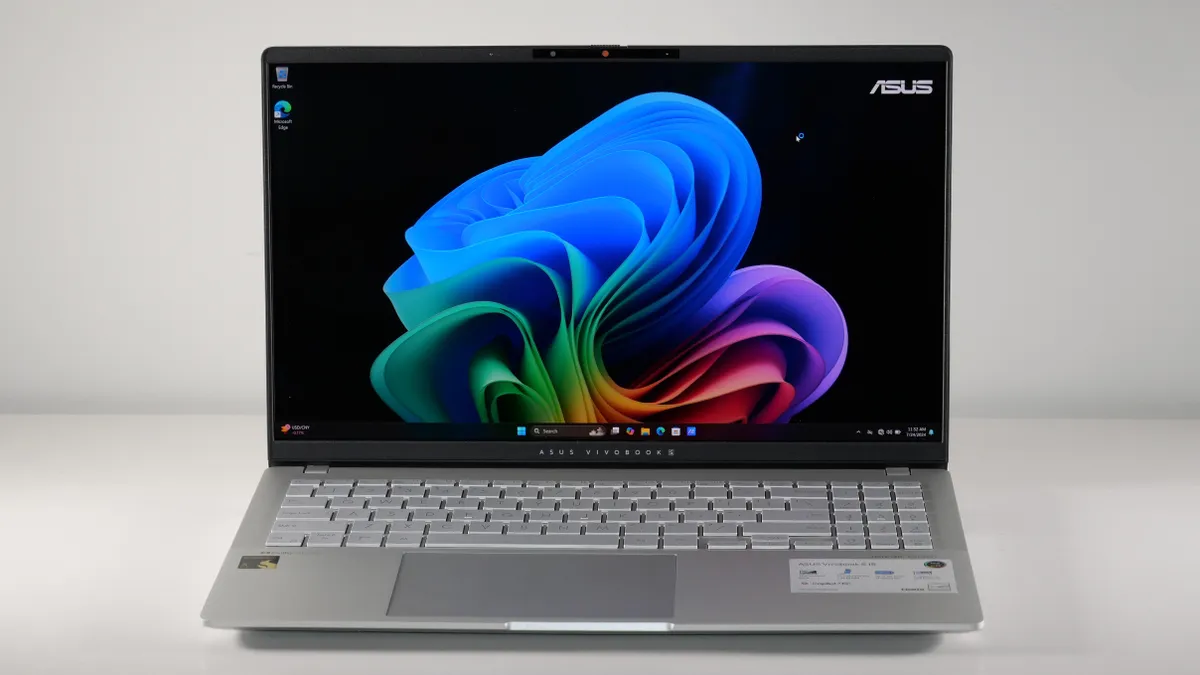 Asus Zenbook S16 vs Vivobook S15: Cuộc đối đầu đỉnh cao giữa Ryzen AI 300 và Snapdragon X Elite! 9 Asus Zenbook S16 vs Vivobook S15 Cuoc doi dau dinh cao giua Ryzen AI 300 va Snapdragon X Elite 3