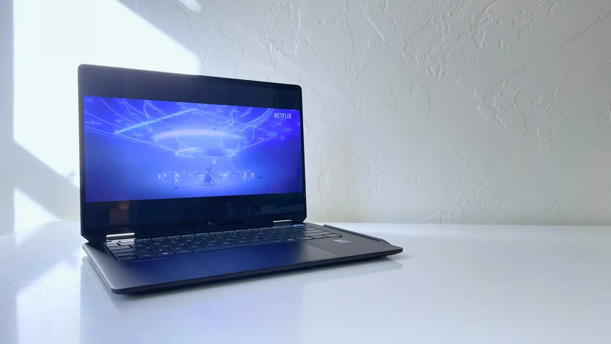 Cuoc chien giua HP Omnibook Ultra Flip 14 va Acer Swift X 14 Lua chon nao sang gia hon 2