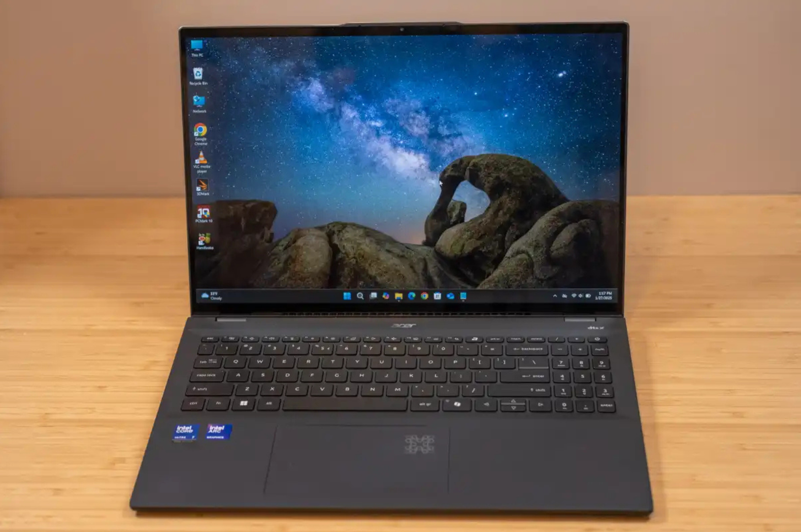 Đánh giá Acer Swift 16 AI: Laptop Oled lớn và đẹp 10 Danh gia Acer Swift 16 ai Laptop Oled lon va dep 3 e1740280370611