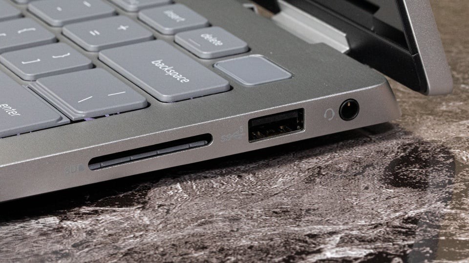 Dell Inspiron 14 2in1 7420 - Đánh giá chi tiết về thiết kế và hiệu năng 20 Dell Inspiron 14 2in1 7420 8