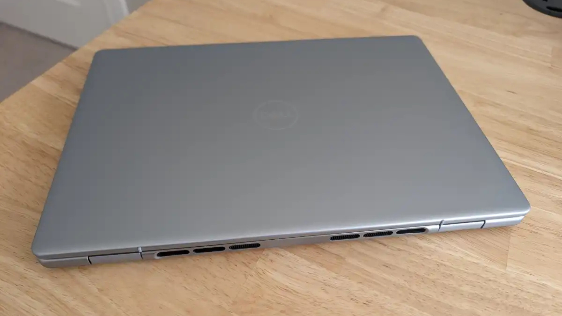 Đánh giá Dell Inspiron 16 Plus: Laptop sáng tạo nội dung toàn diện 14 Dell Inspiron 16 Plus 2