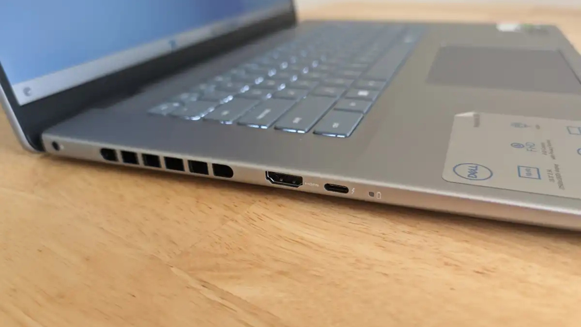 Đánh giá Dell Inspiron 16 Plus: Laptop sáng tạo nội dung toàn diện 18 Dell Inspiron 16 Plus 7