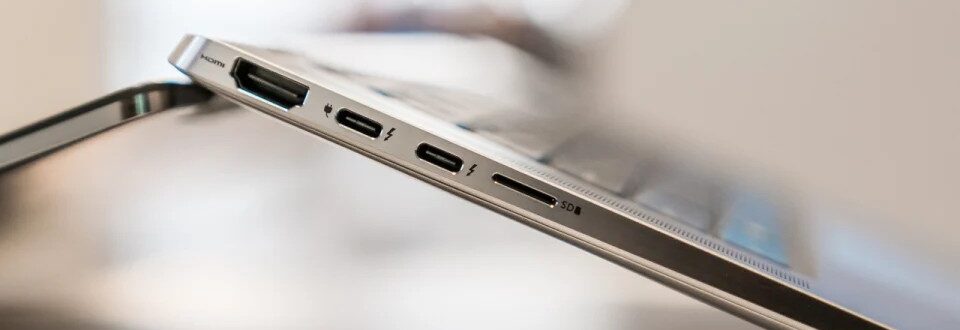 Dell Latitude 9510 2-in-1: Cấu hình, thiết kế và trải nghiệm thực tế – liệu có đáng đầu tư? 26 Dell Latitude 9510 2in1 13 e1738812172205