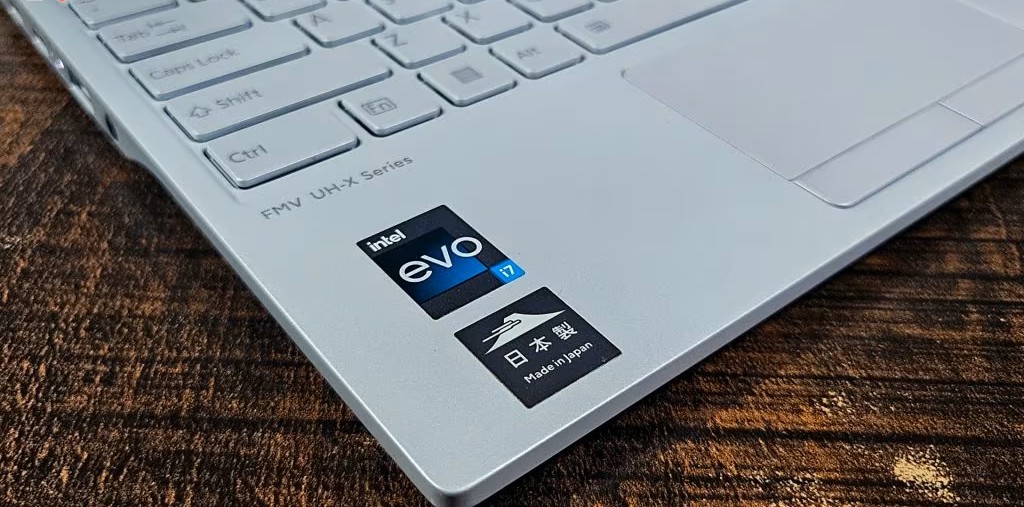 Fujitsu FMV UH X 14 inch 4