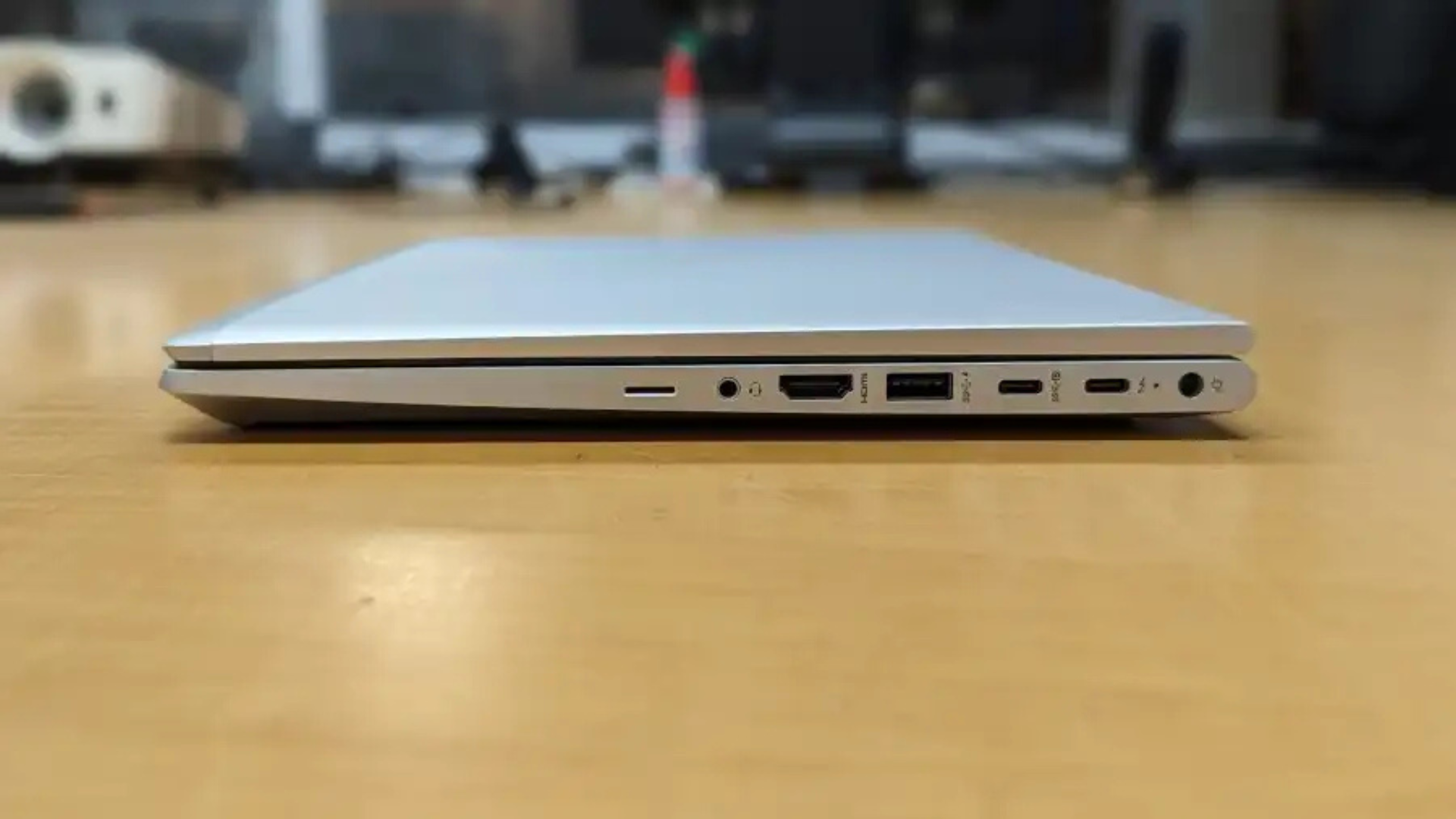 HP Elitebook 640 G10: Laptop doanh nghiệp nhỏ gọn với 4G 7 HP Elitebook 640 G10 2