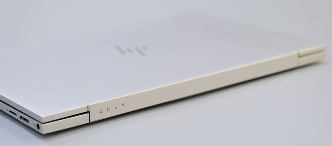 Đánh giá HP Envy 13 (2018) - Cỗ máy làm việc lý tưởng cho dân văn phòng và sinh viên 13 HP Envy 13 2018 8 e1739940806983