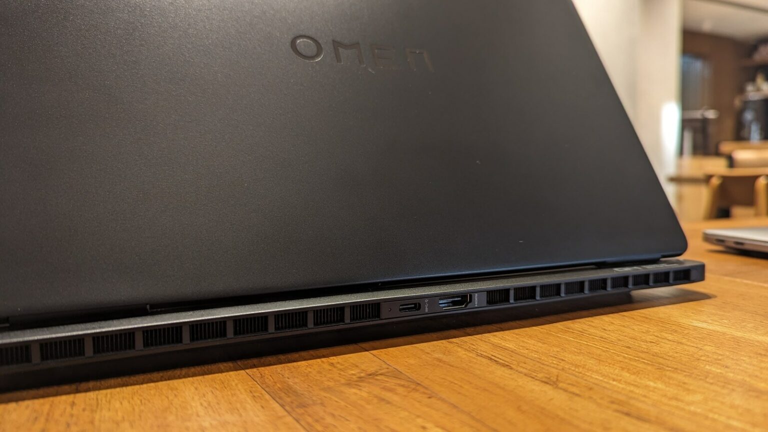 HP Omen Transcend 14: Sức mạnh đồ họa tuyệt vời trong một thiết kế nhỏ gọn 21 HP Omen Transcend 14 10