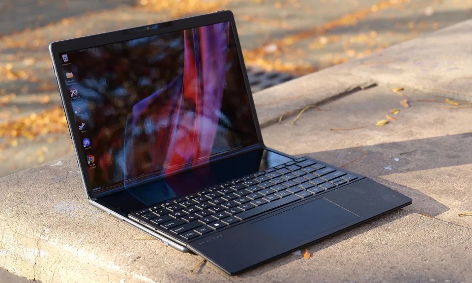 HP Spectre Fold 10