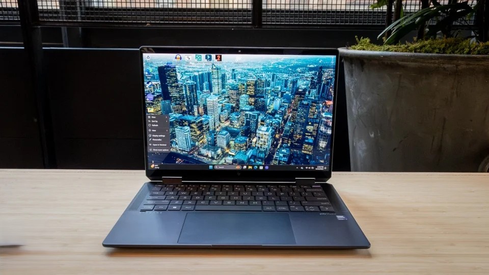 Đánh giá HP Spectre x360 14 (2024): Màn OLED tuyệt đẹp, hiệu năng vượt trội 5 HP Spectre x360 14 2024 10