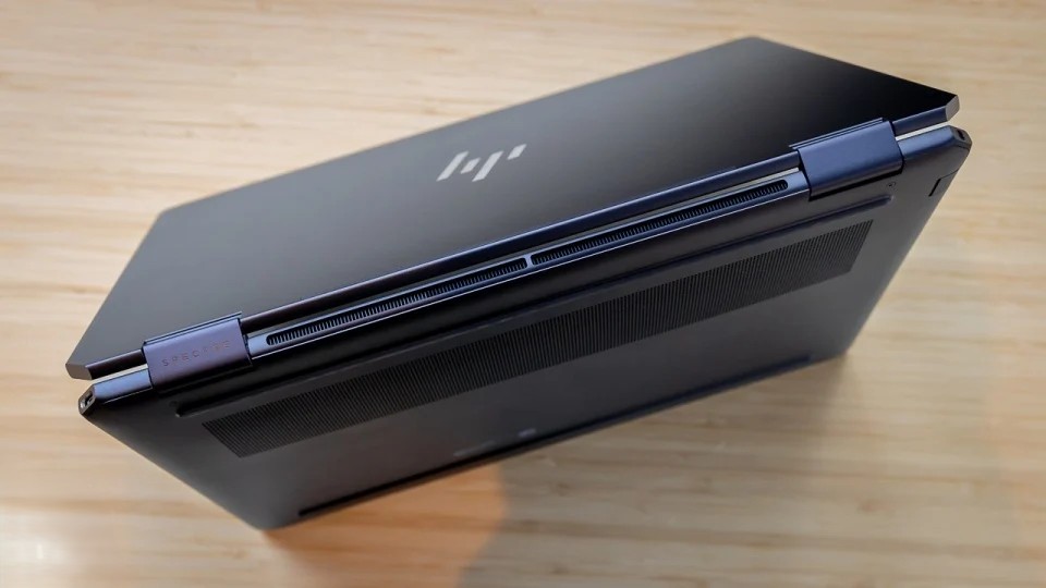 Đánh giá HP Spectre x360 14 (2024): Màn OLED tuyệt đẹp, hiệu năng vượt trội 11 HP Spectre x360 14 2024 4