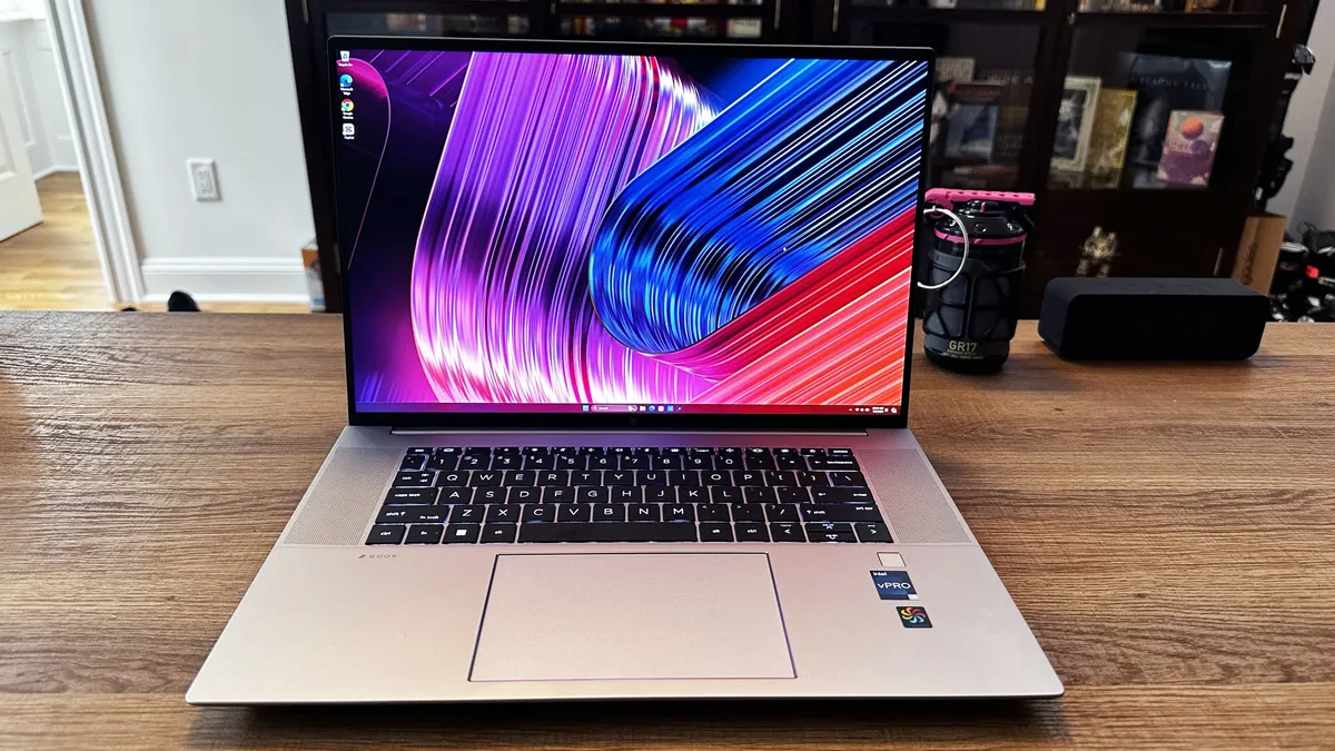 Top laptop workstation đáng mua nhất 2025 - Lựa chọn hoàn hảo cho dân kỹ thuật, đồ họa và AI 39 HP ZBook Studio 16 G10 1