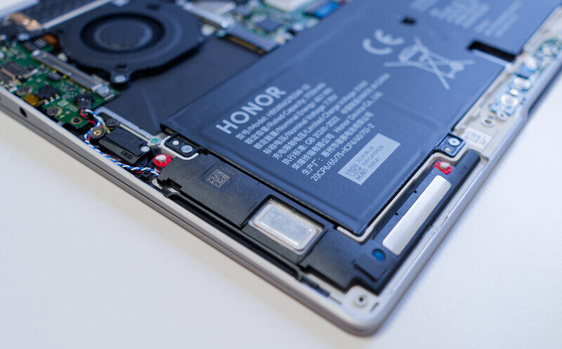 Honor MagicBook Art 14 4 e1740552252140