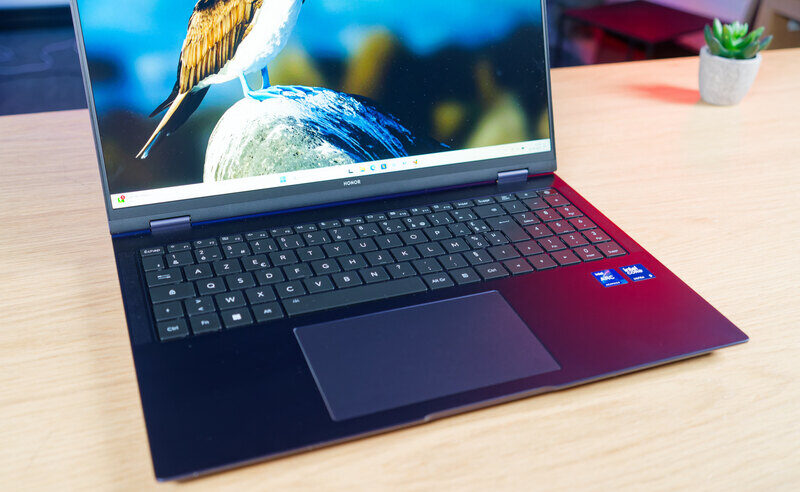 Trải nghiệm Honor MagicBook Pro 16: Sự kết hợp hoàn hảo giữa hiệu suất và phong cách 24 Honor MagicBook Pro 16 10 e1740746214418