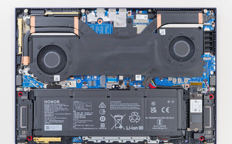 Trải nghiệm Honor MagicBook Pro 16: Sự kết hợp hoàn hảo giữa hiệu suất và phong cách 39 Honor MagicBook Pro 16 2 e1740747936234