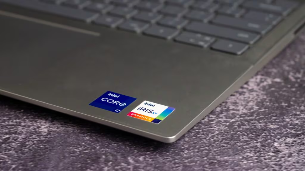 Trải nghiệm Dell Inspiron 14 2in1 7430 - Hiệu suất và tiện ích trong một thiết kế mỏng nhẹ 19 IMG 8271