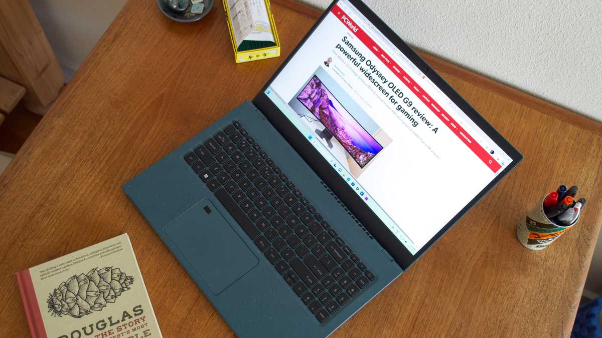 Đánh giá Acer Aspire Vero: hiệu suất mạnh mẽ trong một thiết kế bền vững 18 IMG 8347