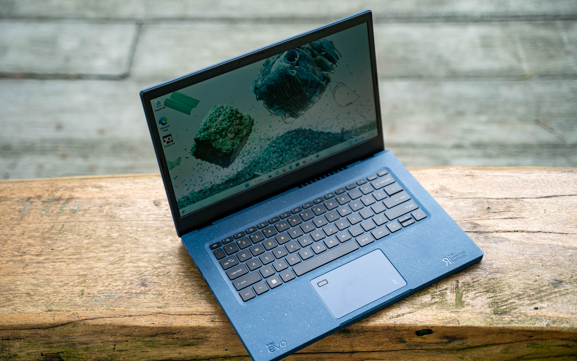 Đánh giá Acer Aspire Vero: hiệu suất mạnh mẽ trong một thiết kế bền vững 19 IMG 8349