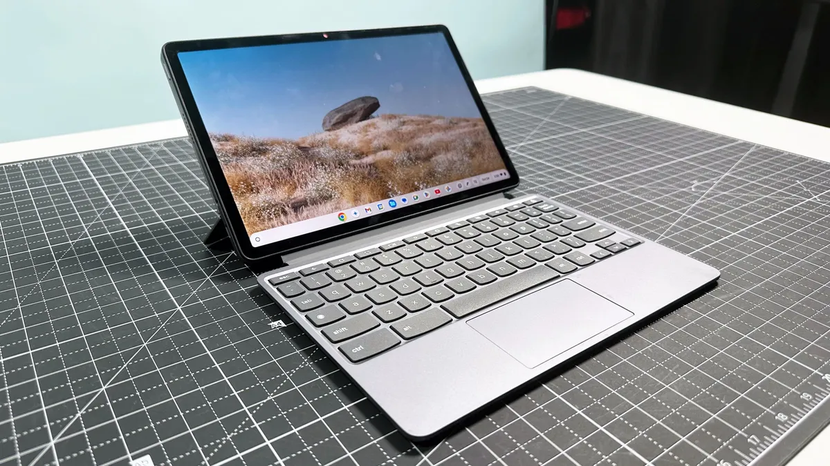 Top những chiếc laptop Lenovo tốt nhất năm 2025: lựa chọn tuyệt vời cho mọi nhu cầu 16 Lenovo Chromebook Duet 11 Gen 9