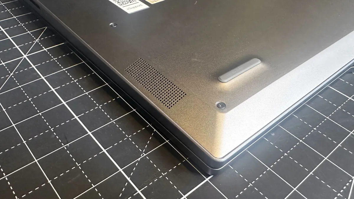 Khám phá Lenovo ThinkBook 16 Gen 7 (G7 QOY): Laptop doanh nhân đỉnh cao năm 2025? 46 Lenovo ThinkBook 16 Gen 7 G7 QOY 8