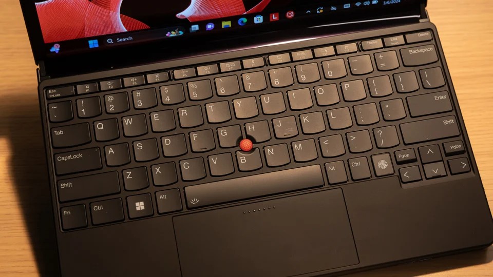 Đánh giá Lenovo ThinkPad X1 Fold 16 - Bước đột phá của laptop màn hình gập cho trải nghiệm làm việc linh hoạt 22 Lenovo ThinkPad X1 Fold 16 6