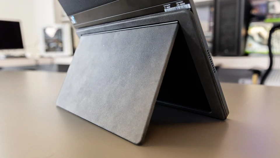 Đánh giá Lenovo ThinkPad X1 Fold 16 - Bước đột phá của laptop màn hình gập cho trải nghiệm làm việc linh hoạt 23 Lenovo ThinkPad X1 Fold 16 7