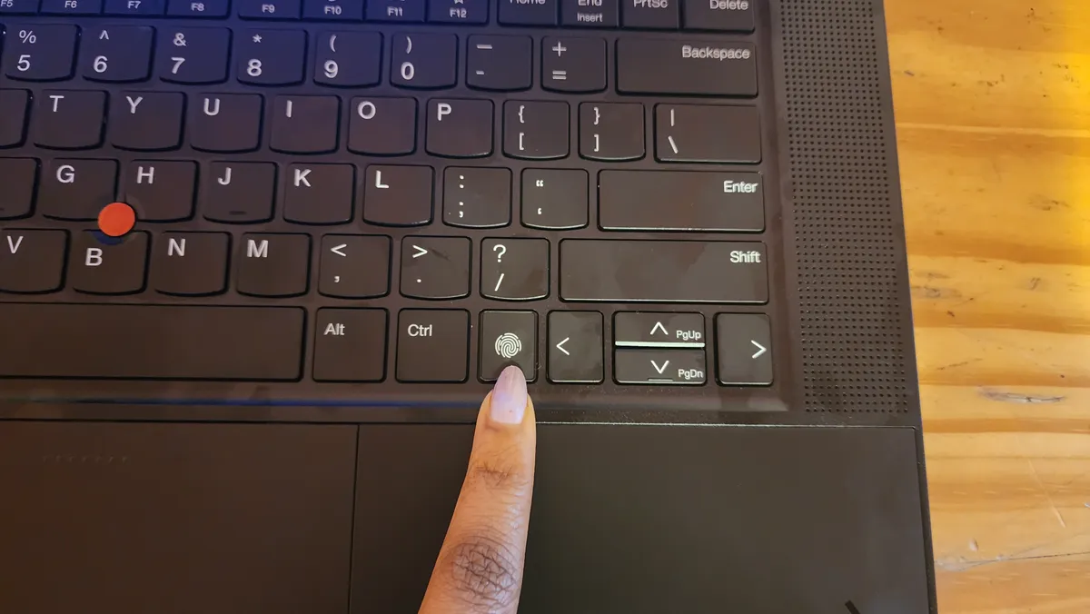 Lenovo ThinkPad Z16 8