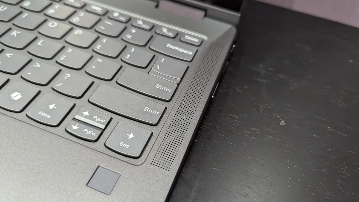 Đánh giá Lenovo Yoga 7i 2in1: Sẽ là chiếc laptop 2 trong 1 đáng mua nhất năm nay 19 Lenovo Yoga 7i 2in1 5