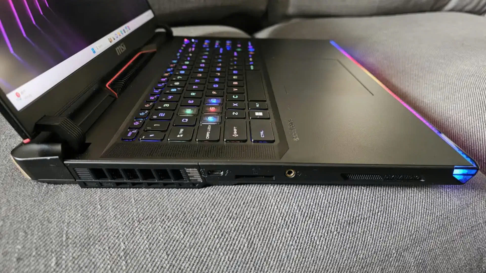 MSI Raider GE78 HX 14VIG 3