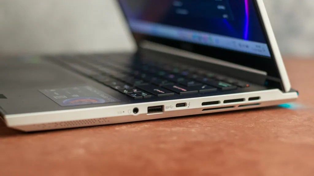 Trải nghiệm MSI Stealth 14 Studio A13V - Công nghệ đỉnh cao trong một thiết kế siêu mỏng 19 MSI Stealth 14 Studio A13V 10