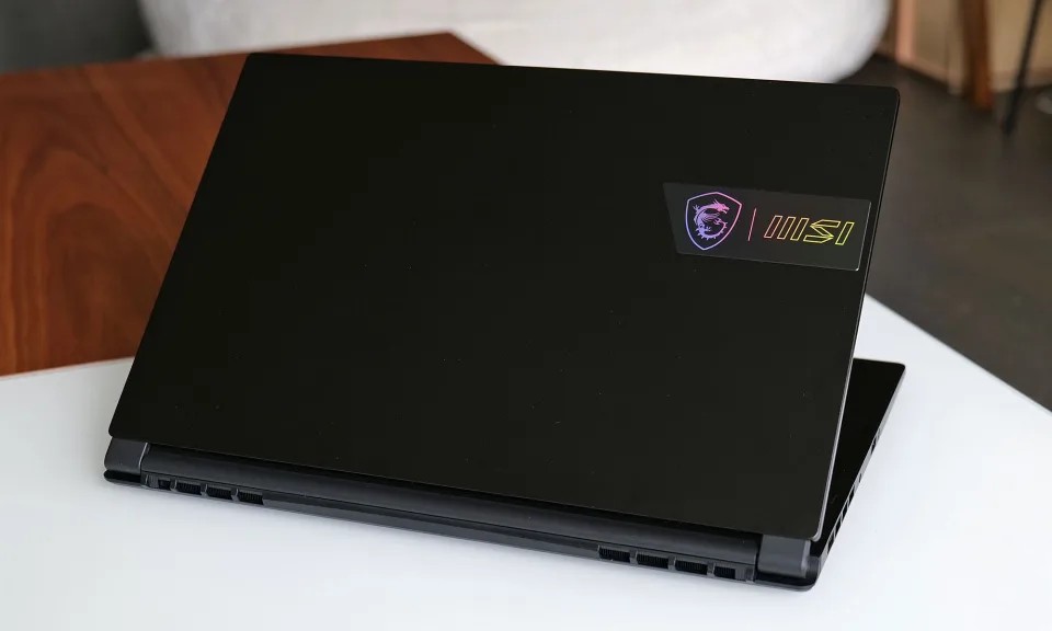 Đánh giá MSI Stealth 15M - Nâng tầm trải nghiệm game với thiết kế mỏng và hiệu năng mạnh mẽ 12 MSI Stealth 15M 2