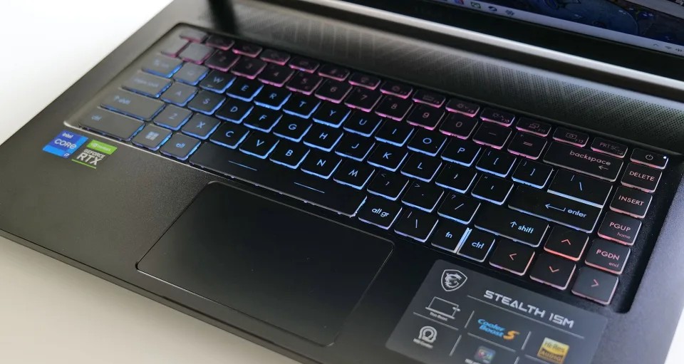 Đánh giá MSI Stealth 15M - Nâng tầm trải nghiệm game với thiết kế mỏng và hiệu năng mạnh mẽ 11 MSI Stealth 15M 3