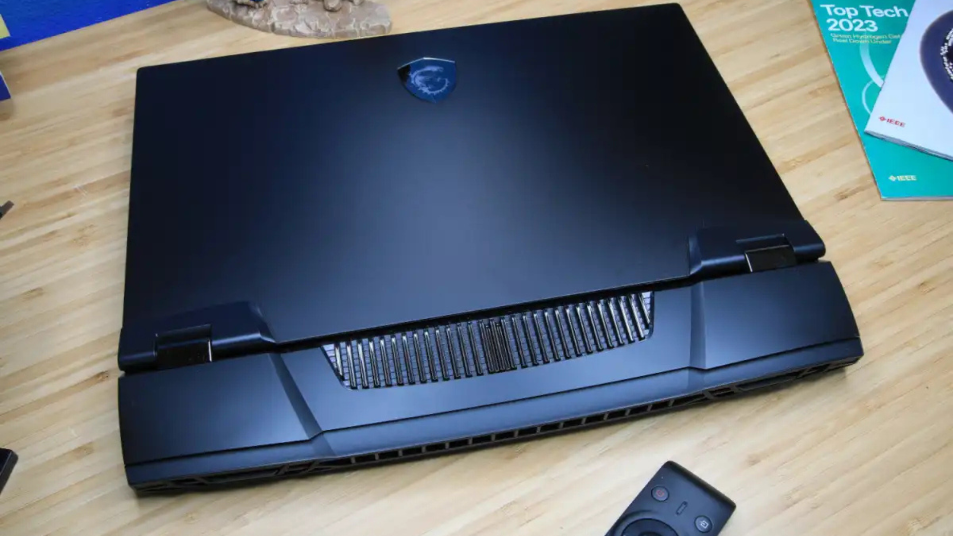 Đánh giá MSI Titan GT77 HX 13V: Sức mạnh vượt trội đập vào mặt bạn 12 MSI Titan GT77 HX 13V 2