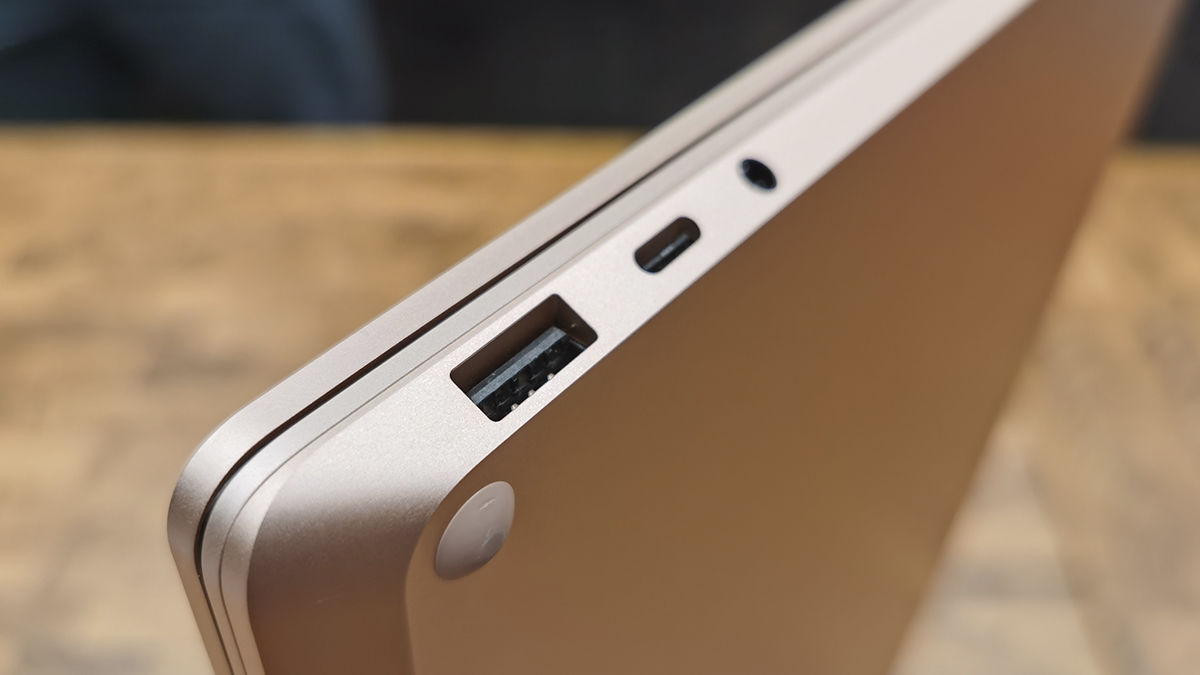 Microsoft Surface Laptop 3 4