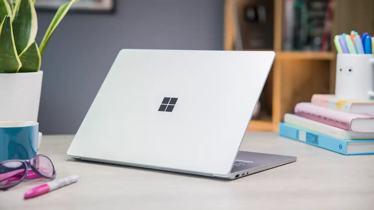Microsoft Surface Laptop 5 1