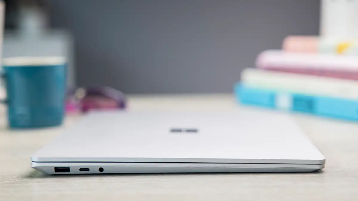 Microsoft Surface Laptop 5 7