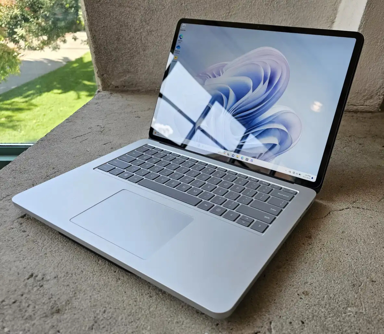 Đánh giá Microsoft Surface Laptop Studio 2: Vẫn đi trước thời đại 21 Microsoft Surface Laptop Studio 2 3 e1740673269279