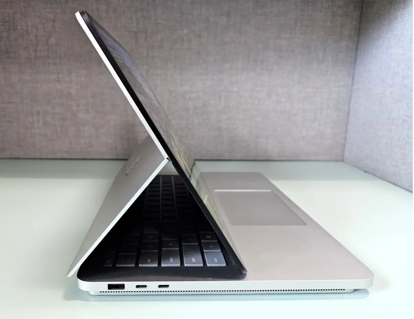 Đánh giá Microsoft Surface Laptop Studio 2: Vẫn đi trước thời đại 23 Microsoft Surface Laptop Studio 2 5 e1740673311756