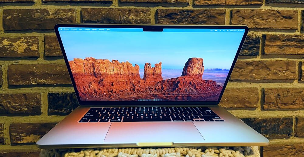 Microsoft Surface Laptop vs Apple MacBook Air - Đâu là lựa chọn tối ưu cho dân sáng tạo nội dung? 14 Microsoft Surface Laptop vs Apple MacBook Air Dau la lua chon toi uu cho dan sang tao noi dung 2 e1738651380985
