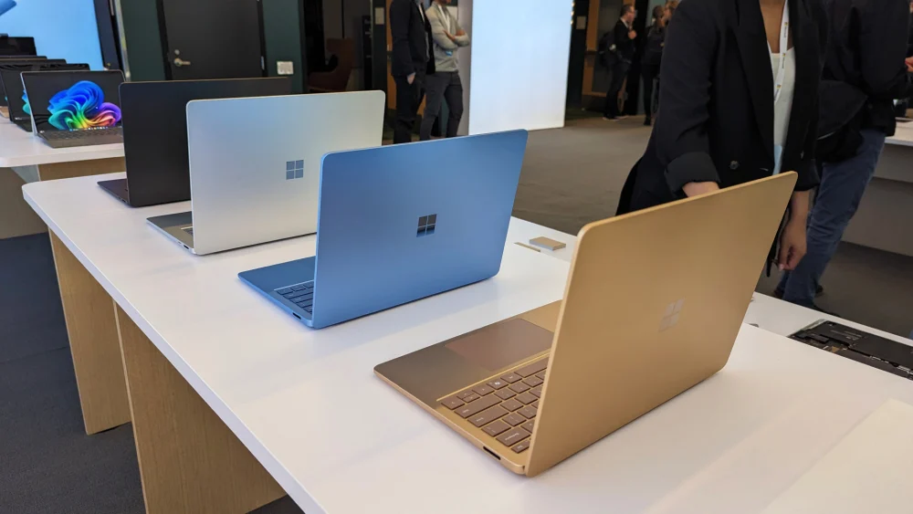 Microsoft Surface Laptop vs Apple MacBook Air - Đâu là lựa chọn tối ưu cho dân sáng tạo nội dung? 17 Microsoft Surface Laptop vs Apple MacBook Air Dau la lua chon toi uu cho dan sang tao noi dung 4