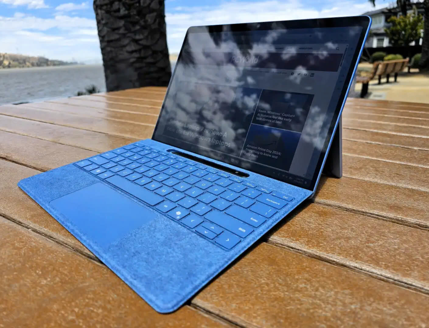 Đánh giá Microsoft Surface Pro (2024): Một cái nhìn hấp dẫn về tương lai 20 Microsoft Surface Pro 2025 e1740575707513