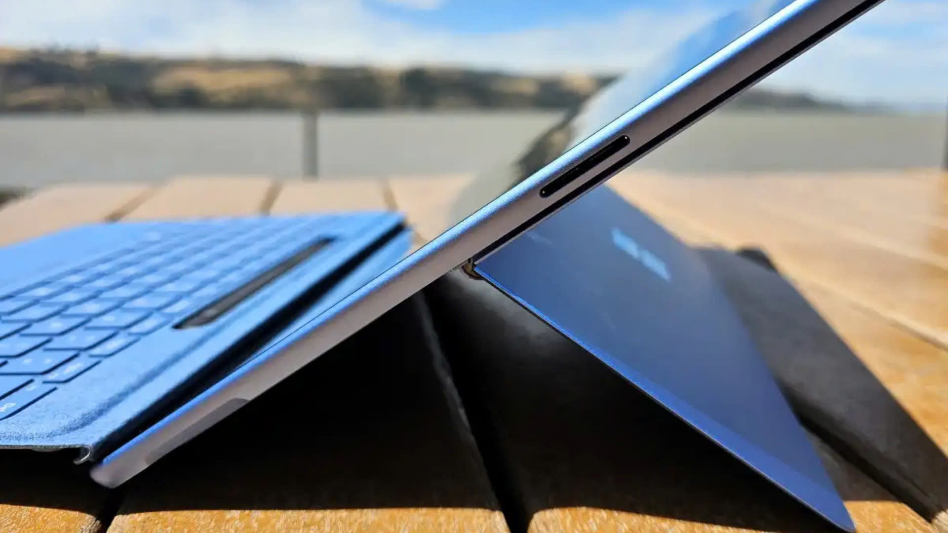 Đánh giá Microsoft Surface Pro (2024): Một cái nhìn hấp dẫn về tương lai 21 Microsoft Surface Pro 2026