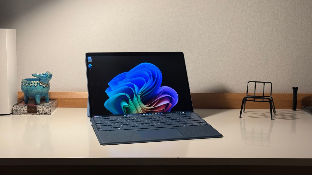 Microsoft Surface Pro vs MacBook Air 13 inch: Cuộc chạm trán đỉnh cao giữa hai biểu tượng di động 27 Microsoft Surface Pro vs MacBook Air 13 inch Cuoc cham tran dinh cao giua hai bieu tuong di dong 10
