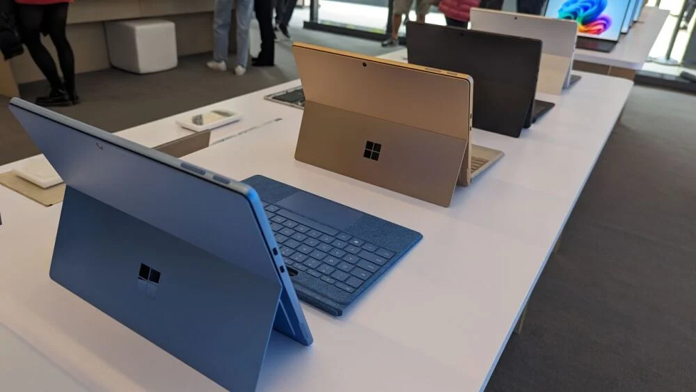 Microsoft Surface Pro vs MacBook Air 13 inch: Cuộc chạm trán đỉnh cao giữa hai biểu tượng di động 26 Microsoft Surface Pro vs MacBook Air 13 inch Cuoc cham tran dinh cao giua hai bieu tuong di dong 9