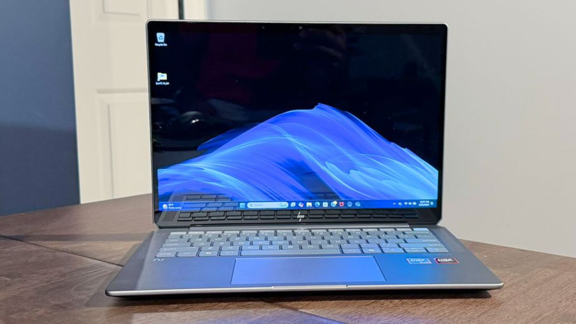 Những chiếc Ultrabook và Laptop cao cấp tốt nhất năm 2025 bạn có thể mua 11 Nhung chiec Ultrabook va Laptop cao cap tot nhat nam 2025 ban co the mua 5