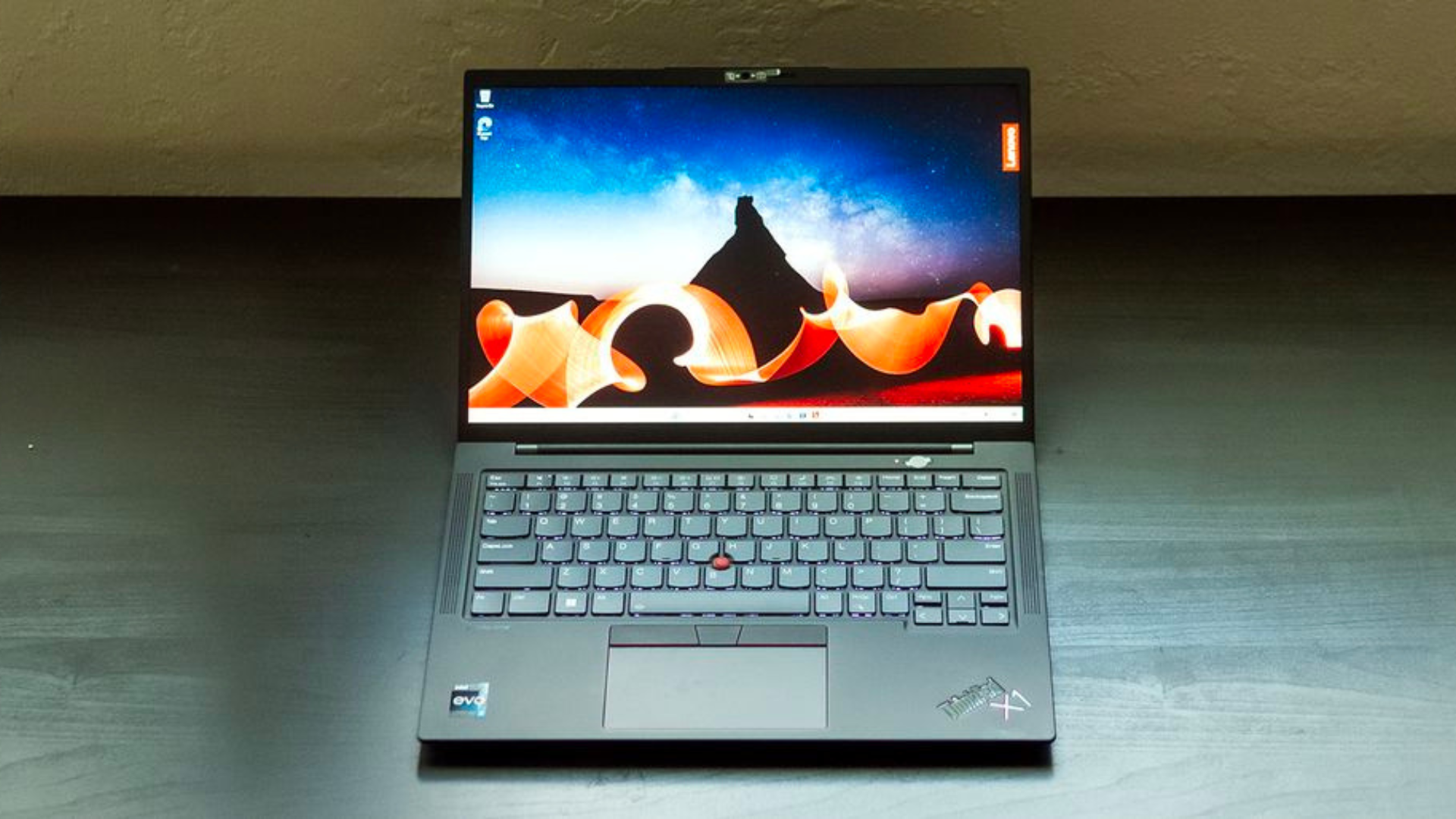 Những chiếc Ultrabook và Laptop cao cấp tốt nhất năm 2025 bạn có thể mua 14 Nhung chiec Ultrabook va Laptop cao cap tot nhat nam 2025 ban co the mua 9